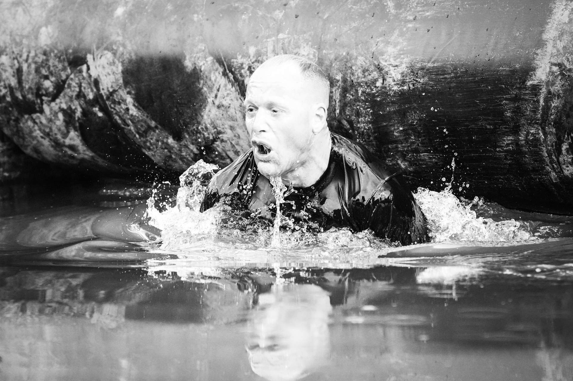 Niklas Lindahl durante un evento Mud Master